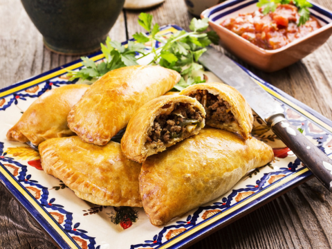 Aprenda a fazer empanadas, o pastel argentino