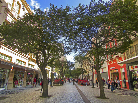 Charme histórico e boa comida: saiba qual o melhor lugar para ir no centro de Curitiba