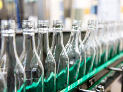 Diante de casos de falsificação de bebidas, bares de Curitiba vão às redes sociais para atestar qualidade de seus produtos