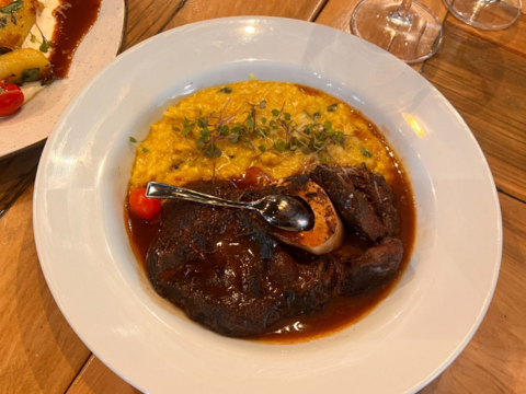 De Stinco de Vitelo a Ossobuco: Restaurante Avenida Paulista apresenta novidades no almoço, além da pizza