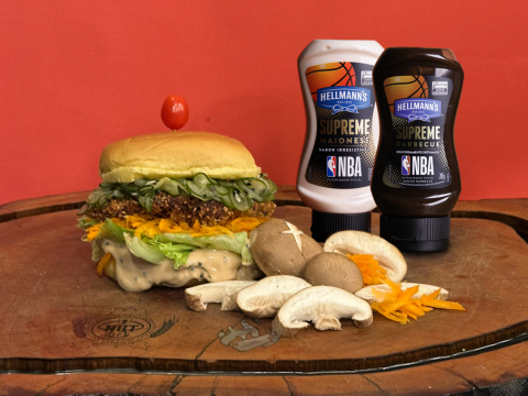 As opções de hambúrgueres de frango, vegetariano e vegano do CWBurguer Fest 2026