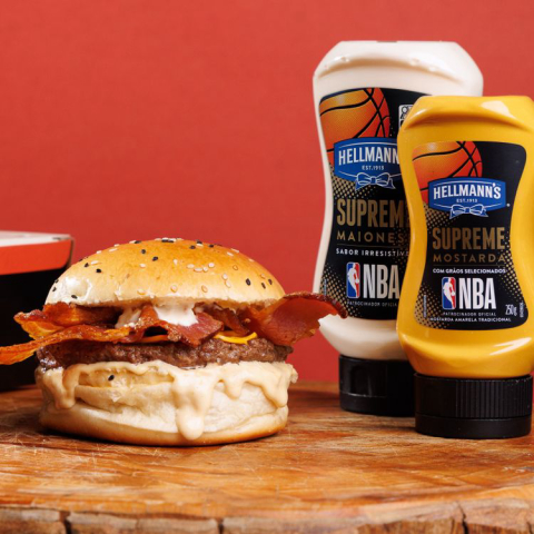 Mavy Curitiba apresenta Burguer American Cheese e Burguer Tonkatsu Japão no CWBurguer 2026