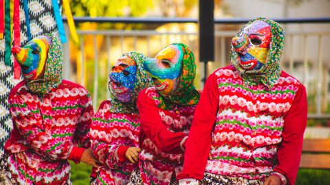 Peça na Caixa Cultural incorpora culturas de Chile, Peru e Brasil na dança e teatro