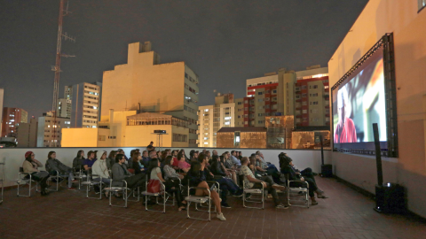 Iniciativa do Cine Passeio leva cinema gratuito a bairros de Curitiba