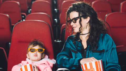Sessão de cinema para mães com bebês exibe Lilo e Stitch com cortesias