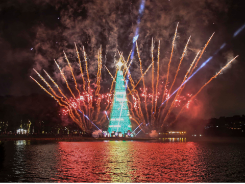 Vai acompanhar as atrações de Natal de Curitiba? Veja onde comer por perto - e com descontos do Circuito de Verão!