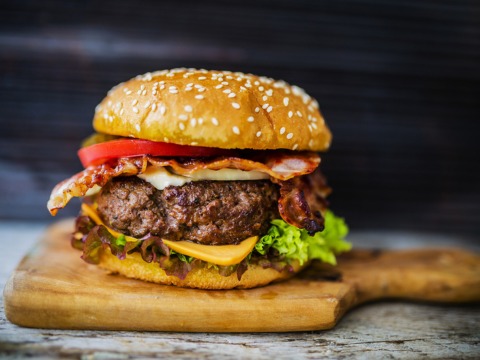 Dono de hamburgueria? Entenda como participar do CWBurguer Fest, o maior festival de hambúrgueres de Curitiba