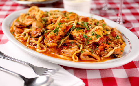 Lellis Trattoria destaca peixes e frutos do mar para a Quaresma e a Páscoa