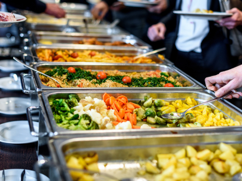 ‘Ressaca’ de chocolate? 5 buffets por quilo em Curitiba para voltar a rotina alimentar pós-feriado