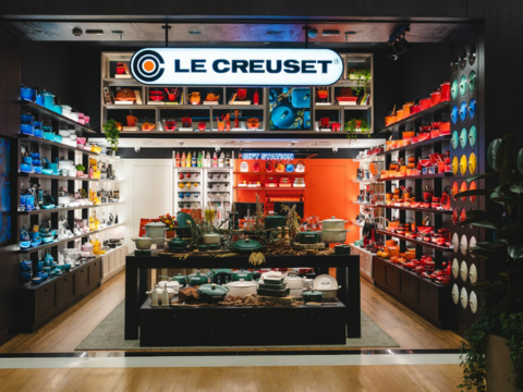Le Creuset celebra 29 anos no Brasil, terceiro maior mercado da marca, com ação de descontos