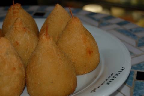 Marcolini acrescenta coxinha de carne-seca ao cardápio