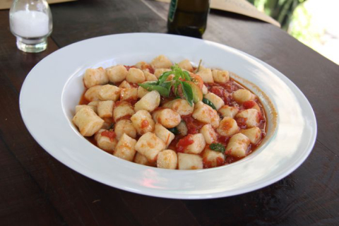 Rua Augusto Stresser terá feira gastronômica neste sábado (24)