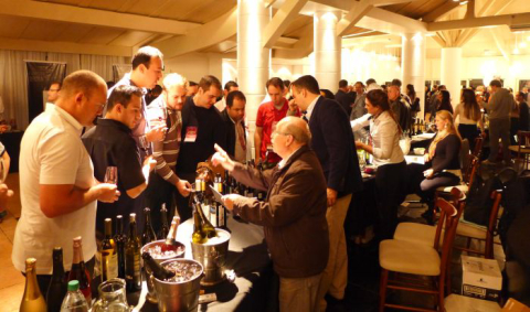 Feira apresenta lançamentos e vinhos premiados ao mercado curitibano