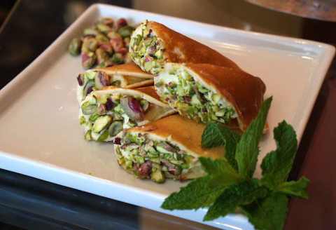 Ataiif com recheio de nozes