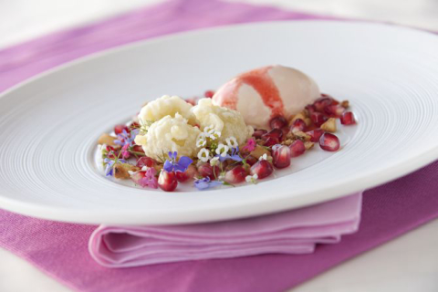 Tempurá de uva itália e sorbet de romã