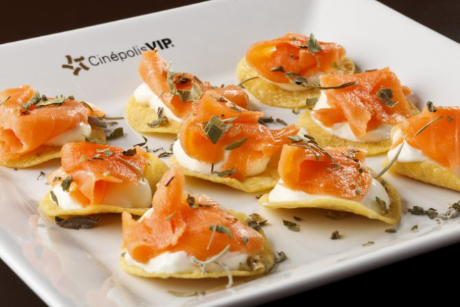 Canapés de salmão servidos no Cinépolis. Foto: divulgação