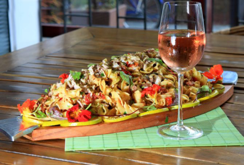 Macarrão de verão com atum e robalo