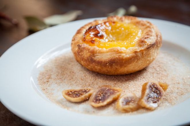 No restaurante Ibérico, os pratos são espanhóis e portugueses, como o pastel de nata. Foto: Fernando Zequinão/Gazeta do Povo