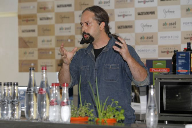 Francisco Vítola, da Cogubrás, apresentou o universo dos cogumelos. Foto: Antônio More / Gazeta do Povo.