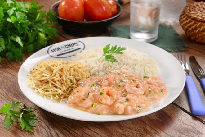 O estrogonofe de camarão com batata palha e arroz branco custa R$ 25,50. Foto : Divulgação.
