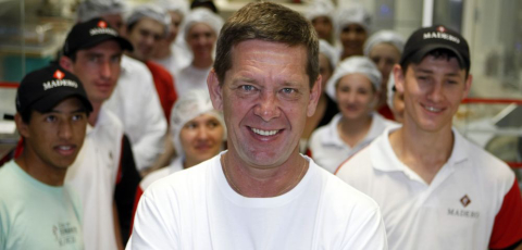 Junior Durski, um homem de negócios. Veja homenagem feita em 2014
