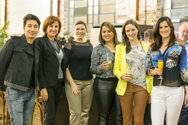 Marcos Yabe, coordenador de Negócios Digitais e Multiplataforma da Gazeta do Povo, com Maria Elisa Cini e Cristina Schuler da Cini Bebidas e Simone Lima, Cristine Nehring e Andressa Euzébio, da Gazeta do Povo. Foto: Rubens Nemitz