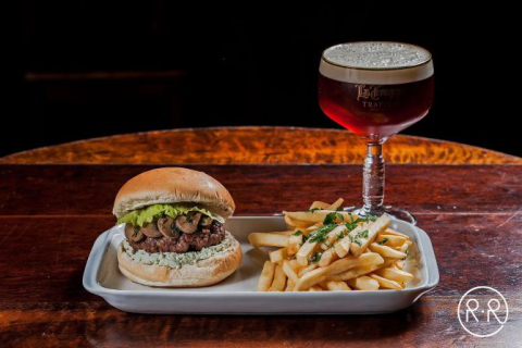Geocook: Chope e hambúrguer no Varanda Beer House