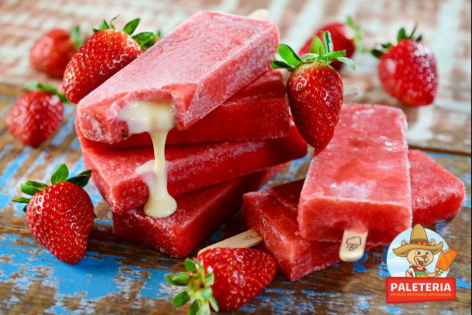 Paletas cremosas de morango da Paleteria. Foto: Marcelo Krelling/divulgação