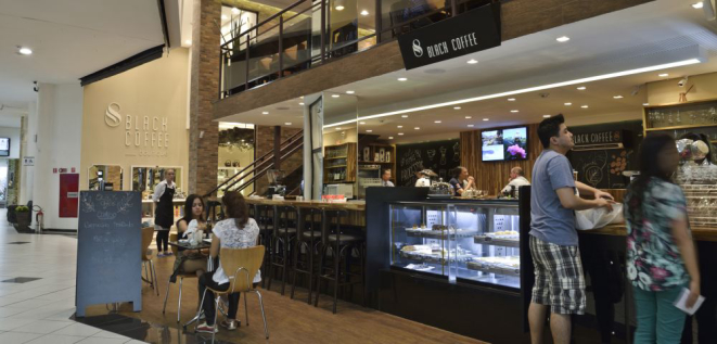 Fachada da cafeteria Black Coffee, no Shopping Omar. Foto: Mel Gabardo/Gazeta do Povo