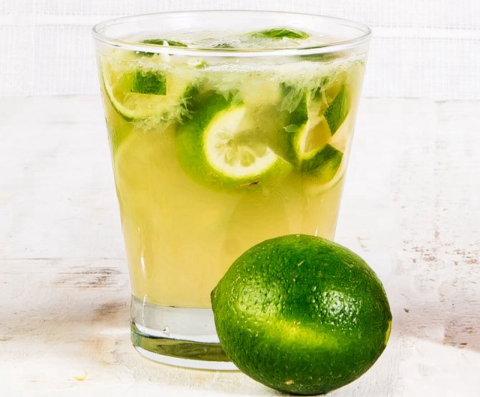 Caipirinha de limão