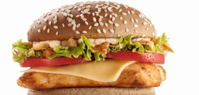 O Chicken Supreme (a partir de R$ 19,50 o combo com batata e bebida média) vem em duas versões: com hambúrguer de filé de frango empanado ou grelhado. Foto: Divulgação.