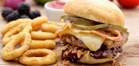 Veja o menu do CWBurguer