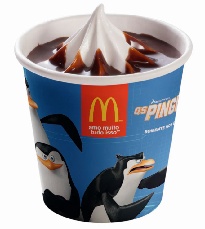 Sundae Pinguim (a partir de R$ 2,50) é servido em pote inspirado no filme Os Pinguins de Madagascar. Foto: Divulgação.