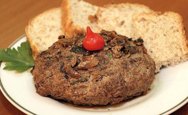 Bolinho de carne temperado com shoyu. Foto: Divulgação