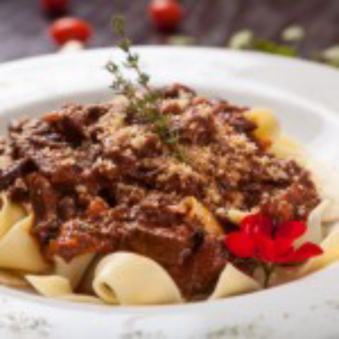 Pappardelle com ragu de costela. Foto: Fernando Zequinão/Gazeta do Povo