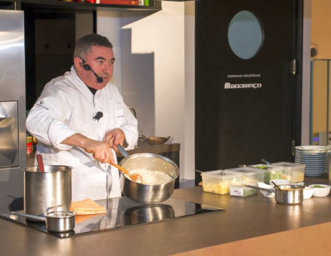 Saiba como fazer risoto de gorgonzola com rúcula e escalope de mignon