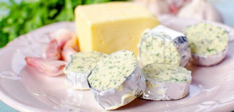Aprenda a fazer manteiga aromatizada – Dicas em 1 minuto