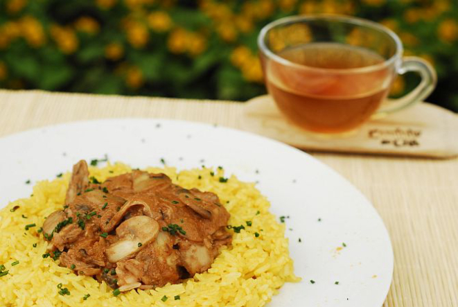 Curry indiano de cogumelos e arroz com açafrão (R$ 23.90). Foto: Guilherme Zawadzki/Divulgação