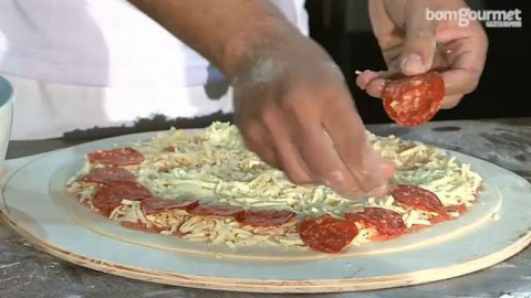 Chef Paulo Baggio ensina os segredos de uma boa pizza