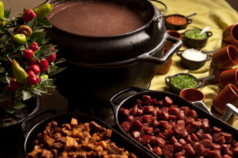 Feijoada do Sheraton tem versão especial com pinhão