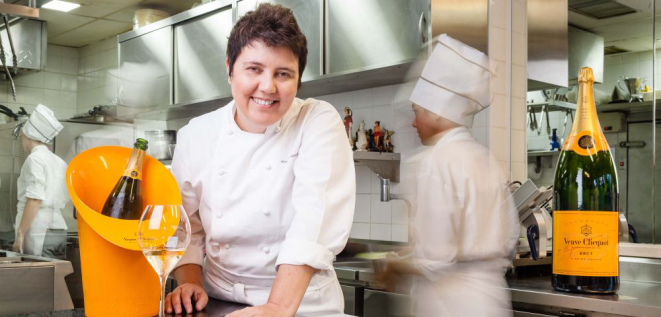 A chef já comandou a equipe da cozinha do Palácio da Alvorada, em Brasília. Foto: Bruno Ryfer / Divulgação.