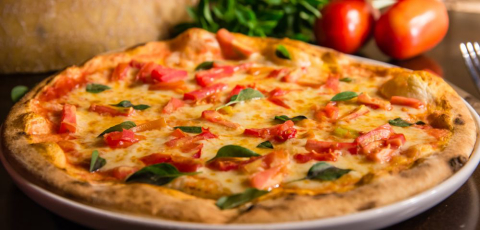 Pizza italiana tradicional é um dos atrativos do Funiculí