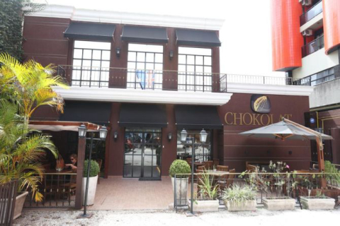 Chokolat combina pratos orientais com cerveja artesanal