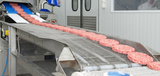 A máquina que faz os hambúrgueres simula a produção feita artesanalmente. Foto: Divulgação.