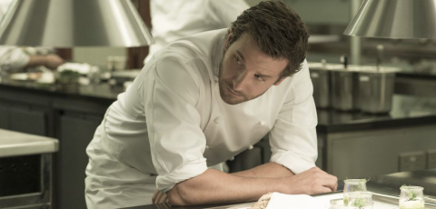 Bradley Cooper é chef de cozinha no filme “Pegando Fogo”