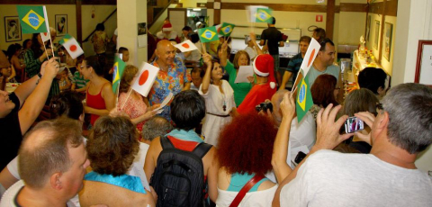 Último almoço do restaurante Mikado teve lágrimas e homenagem aos proprietários