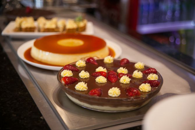 Há  quatro opções de sobremesas, entre elas banoffee e torta belga. Foto: divulgação.