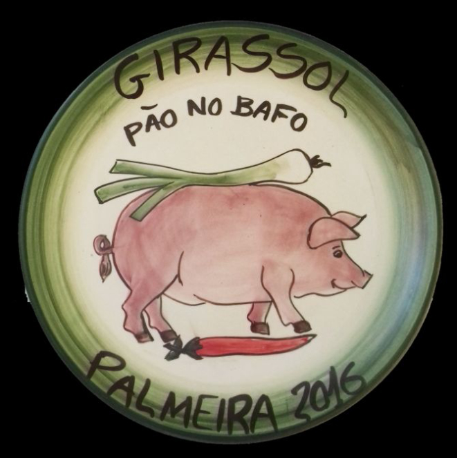 Prato da Boa Lembrança 2016 do Girassol: a peça é de cerâmica e pintada à mão. Foto: Divulgação. 