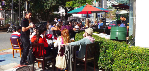 Fim de semana tem aula-show gratuita, festival de cerveja e almoço na calçada