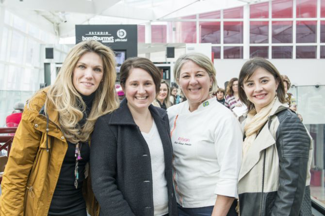 Mônica, fundadora do Clube da Alice, ao lado das chefs Bibiana e Solange e Deise Campos, editora do Bom Gourmet. 